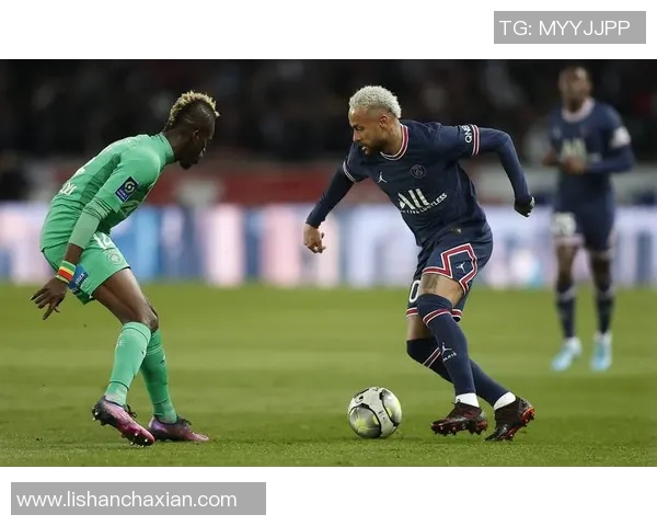 内马尔法甲表现亮眼，卫冕冠军巴黎圣日耳曼队再次登顶排行榜