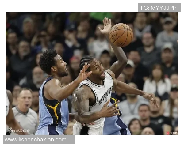 季后赛对决灰熊与马刺的激烈碰撞与精彩瞬间回顾