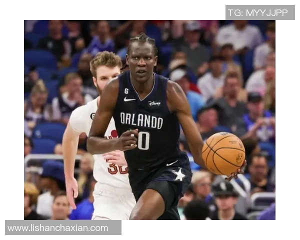 太阳队稳定发挥,年轻球员逐渐崭露头角 太阳队稳定发挥,年轻球员逐渐崭露头角